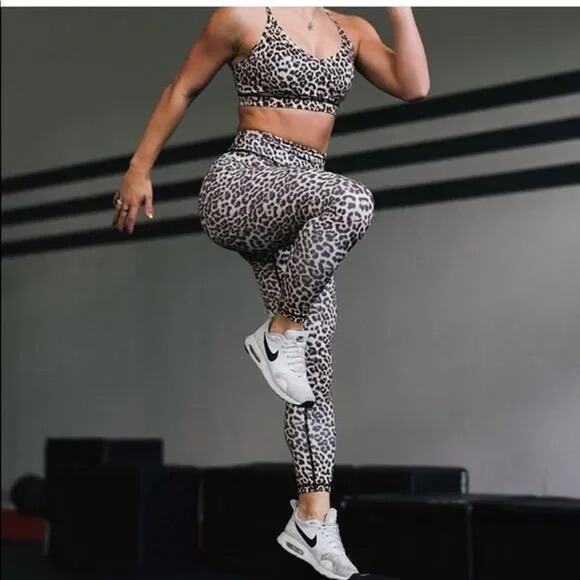 Zyia | Cheetah Print Butt Scrunch High Waist Full Length Brilliant Leggings - Picture 2 of 9